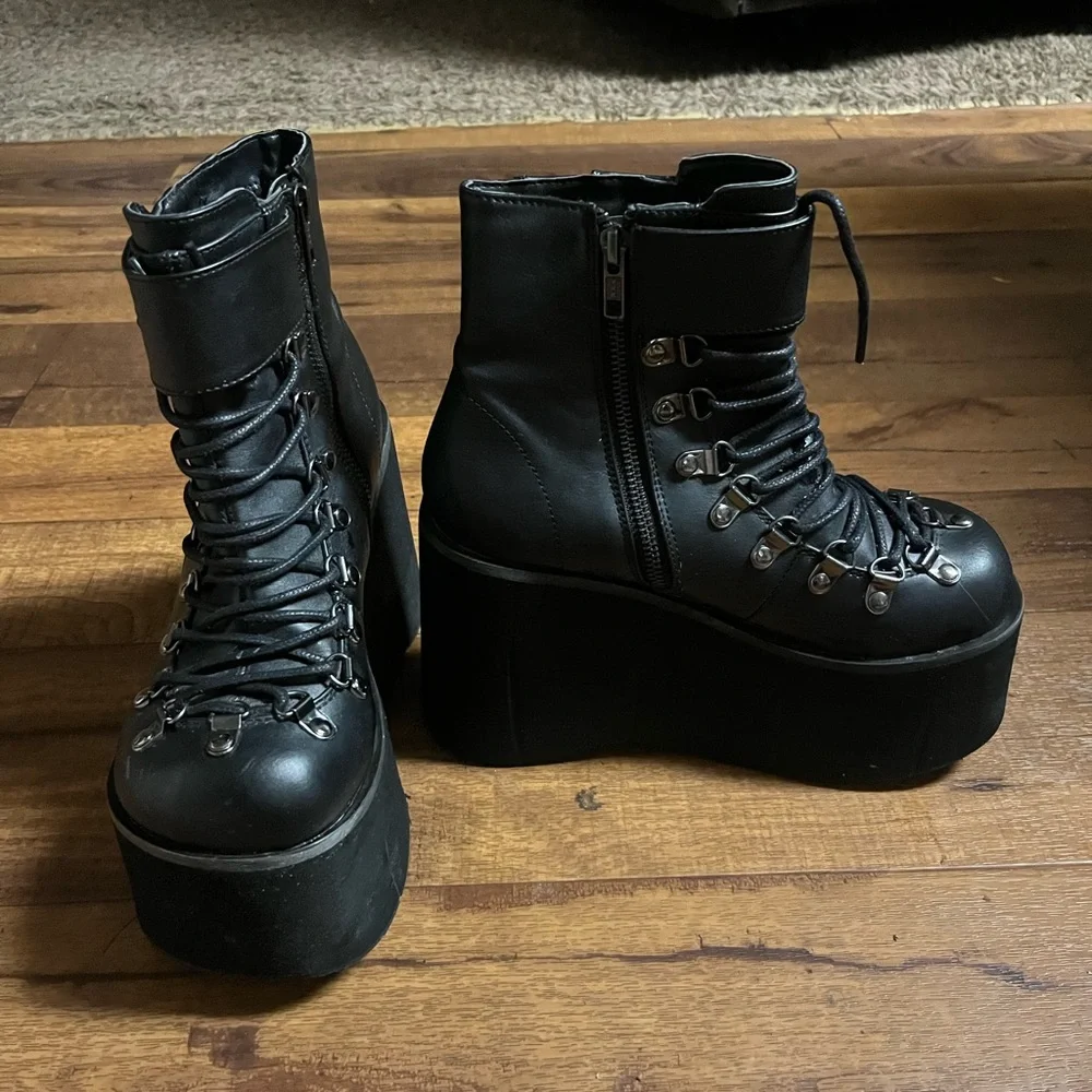 Demonia Kera ~ Women’s Size 7 ~ Black Faux Lace-Up ~ Ankle ~ Gothic Boots - Picture 4 of 16